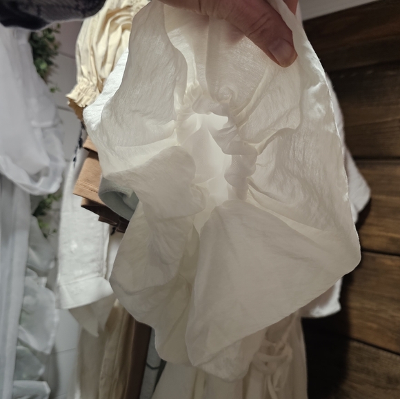 Gorgeous Off White Ruffle Dress With Pouf Sleeve - Picture 3 of 6